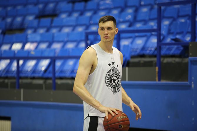 Kk Partizan, Trening pred početak priprema