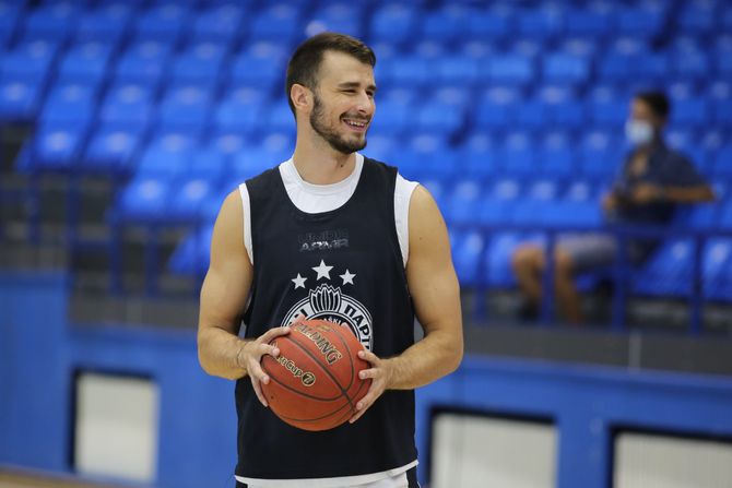 Kk Partizan, Trening pred početak priprema