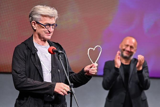 Vim Venders otvorio dušu o Sarajevu, Bonu Voksu, Niku Kejvu... - Vimarsana News