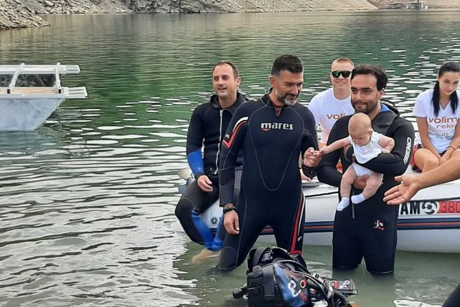 Očišćeno Zobnatičko i Zavojsko jezero u okviru Henkelovog projekta "Volim reku, a ti?" - Vimarsana News