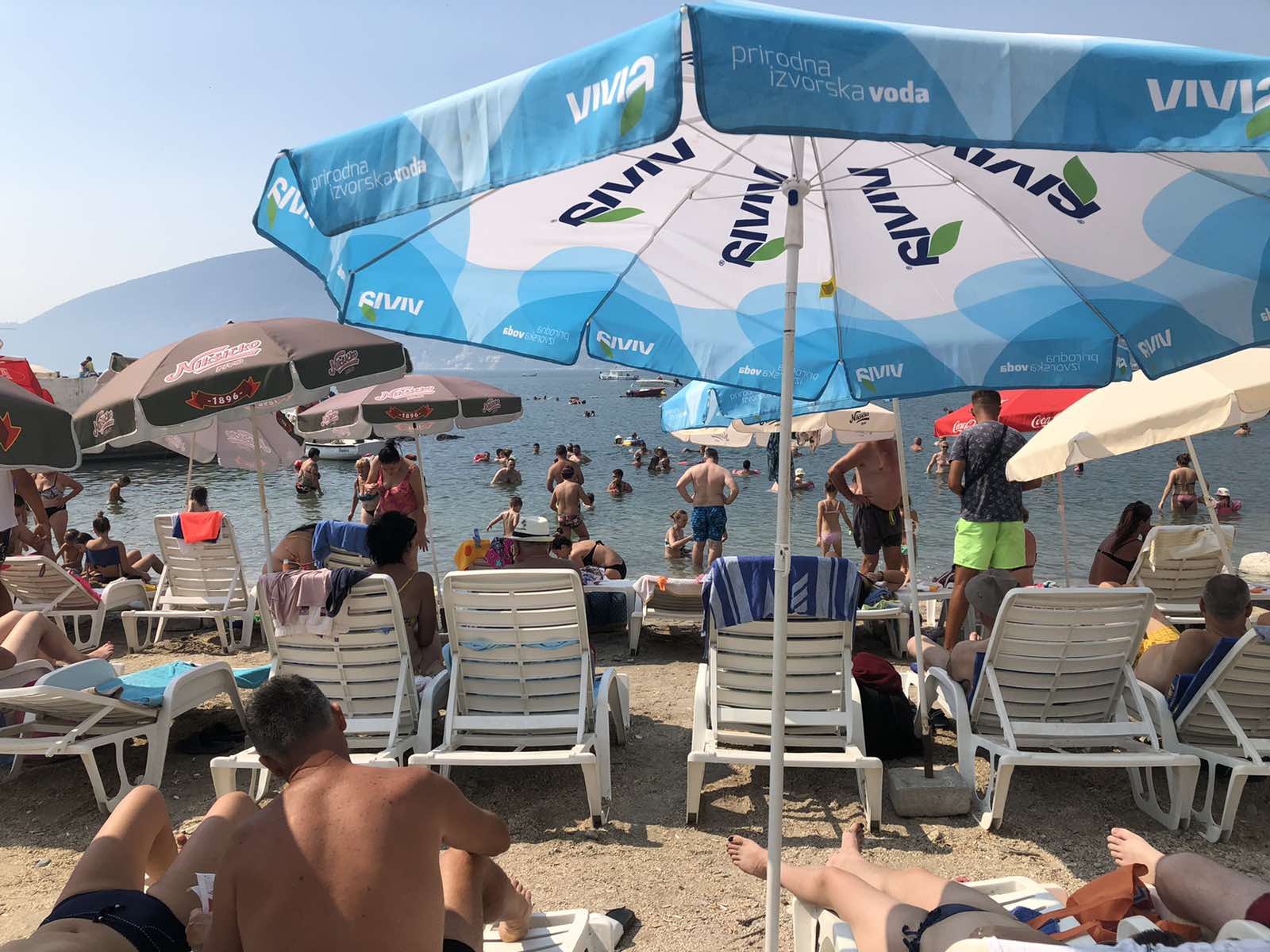 Pukla sezona u Crnoj Gori: Najporazniji podatak - 700 gostiju na 3.000 kreveta na omiljenoj plaži
