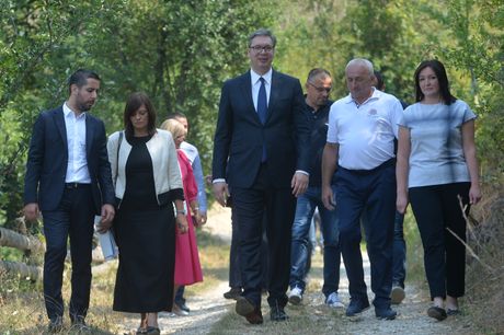 Aleksandar Vučić domaćinstvo Ljube Blagojevića Bajina Bašta Aleksandar Vučić domaćinstvo Ljube Blagojevića Bajina Bašta