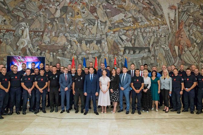 Nagrađeni naši heroji koji su gasili požar na Eviji: Linija koju su držali nije pala - Vimarsana News