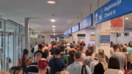 Aerodrom tivat Aerodrom tivat