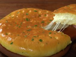 Hleb sa krompirom i kačkavaljem