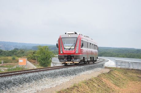 Železnička pruga Stara Pazova - Novi Sad, šine, voz, rekonstrukcija, radovi