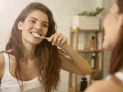 Mirror toothbrushing pranje zuba zubi jutro pasta četkica za zube
