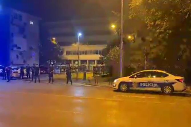 Policija u Crnoj Gori zaplenila tonu kokaina: Policajci obezbeđuju tovar, blokirana ulica - Vimarsana News