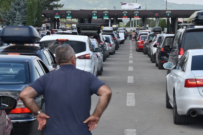 Granični prelaz Gradina, carinaputovanje, putovanja, granica, gužva