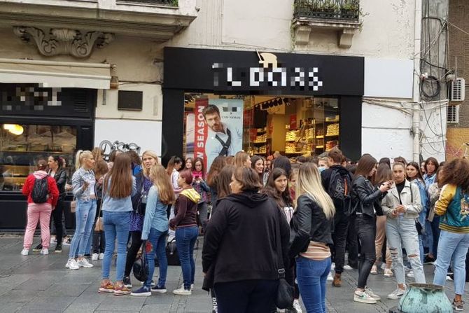 Ludnica u centru Beograda: Stotine fanova došlo da vidi turskog zavodnika Džana Jamana - Vimarsana News