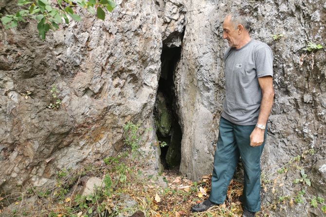 Ljudi dolaze s alatom da nađu skriveno blago Nemanjića: Ulaz pećine sve uži, ne može svako ni da uđe - Vimarsana News