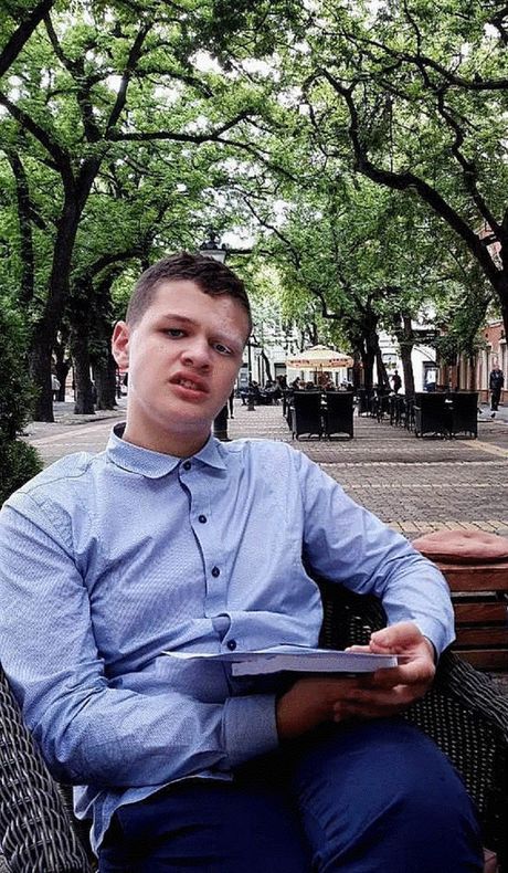 Stefan Bulatović, dečak sa autizmom Stefan Bulatović, dečak sa autizmom