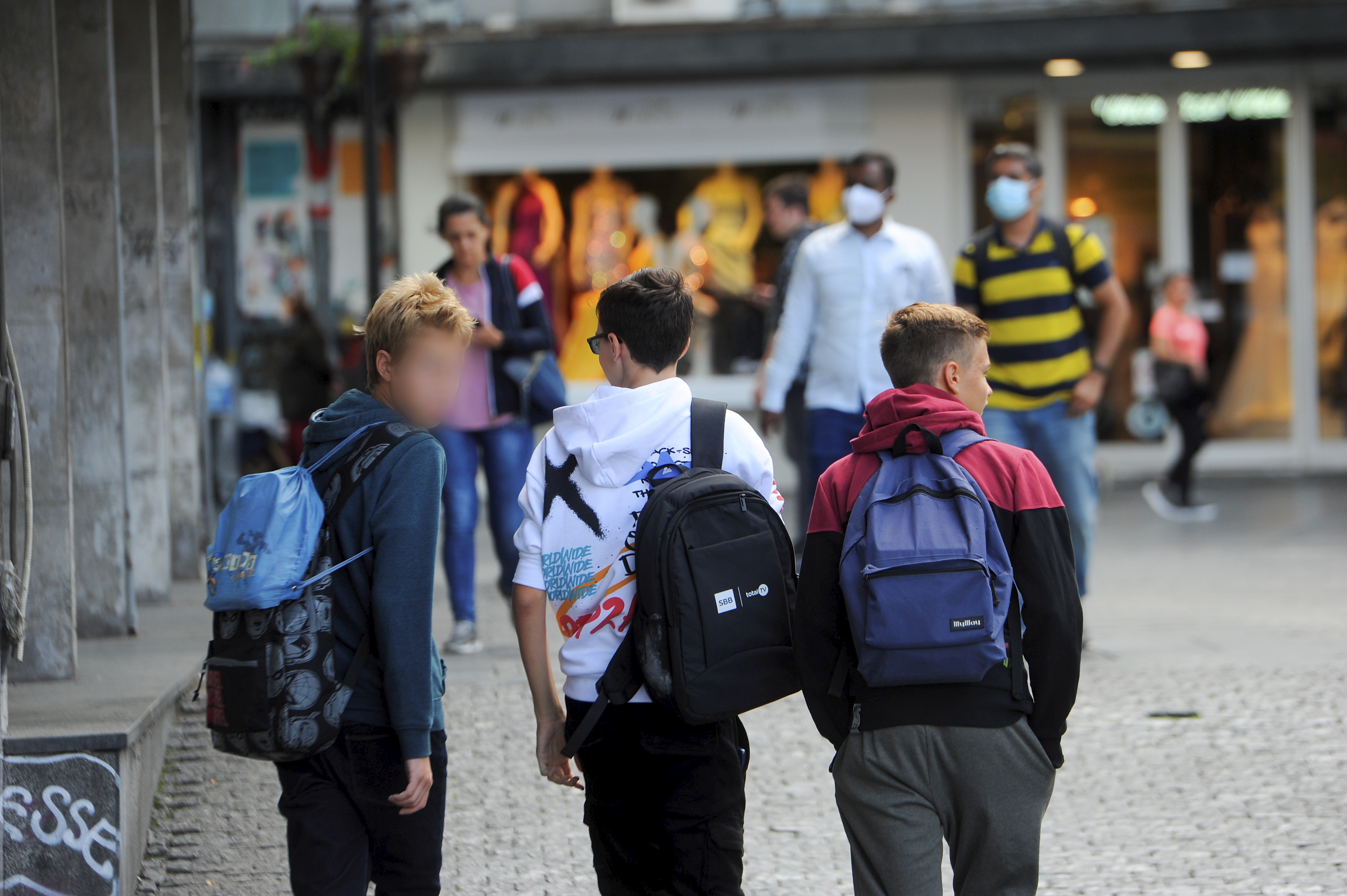 Uvodi se "pravilo pokajanja" u škole u Srbiji? Ko ga ne primeni, rizikuje da roditelji plate kaznu do 100.000