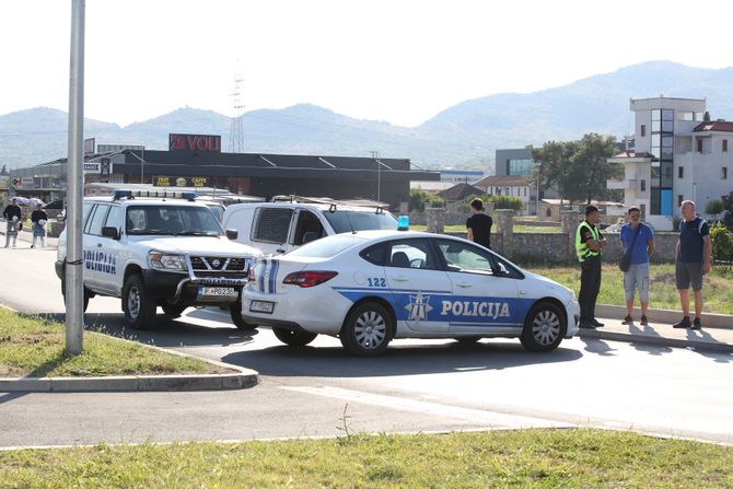 Policijska blokada na izlasku iz Podgorice