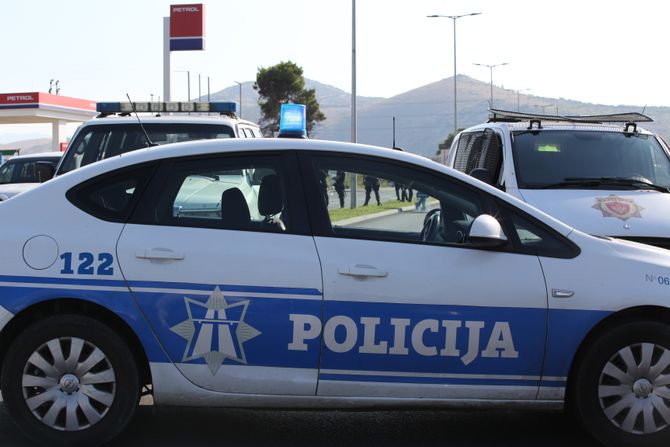 Policijska blokada na izlasku iz Podgorice