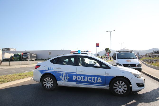 Policijska blokada na izlasku iz Podgorice