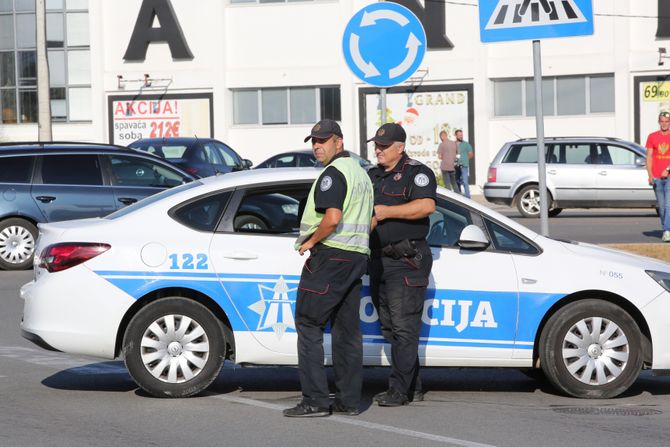 Policijska blokada na izlasku iz Podgorice