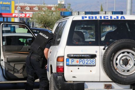 Policijska blokada na izlasku iz Podgorice