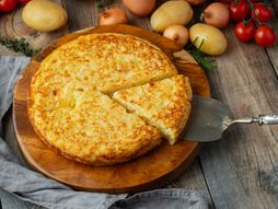 Torta od krompira, španski omlet sa krompirom i lukom