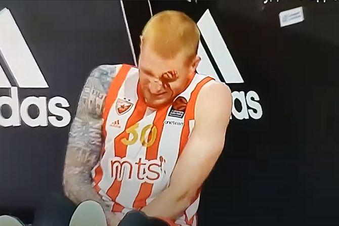 Eron Vajt, Kk crvena zvezda