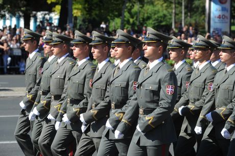 Vojska svečanost najmlađi oficiri