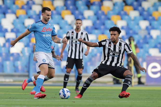 Juventus i Napoli u okršaju na stadionu Dijego Armando Maradona Juventus i Napoli u okršaju na stadionu Dijego Armando Maradona