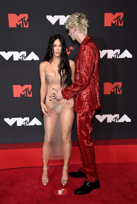 Megan Foks, Masin Gan Keli Megan Foks, Masin Gan Keli