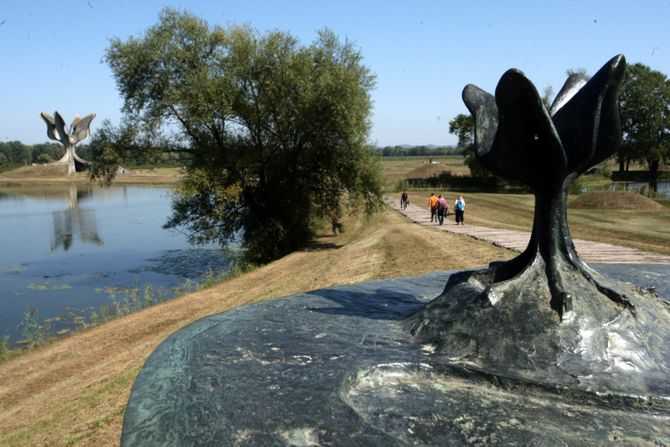 Jasenovac, spomenik, Porfirije