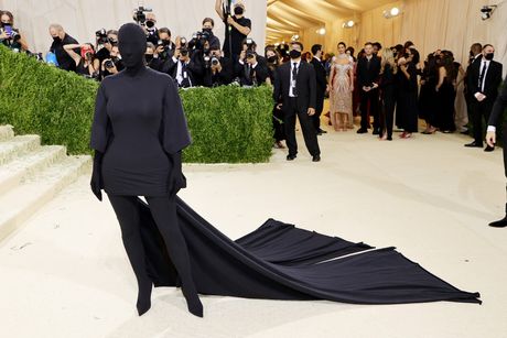 Kim Kardašijan Kim Kardashian Met Gala moda Njujork Kim Kardašijan Kim Kardashian Met Gala moda Njujork