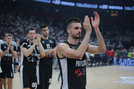 KK Partizan - Anadolu Efes, Prijateljska utakmica