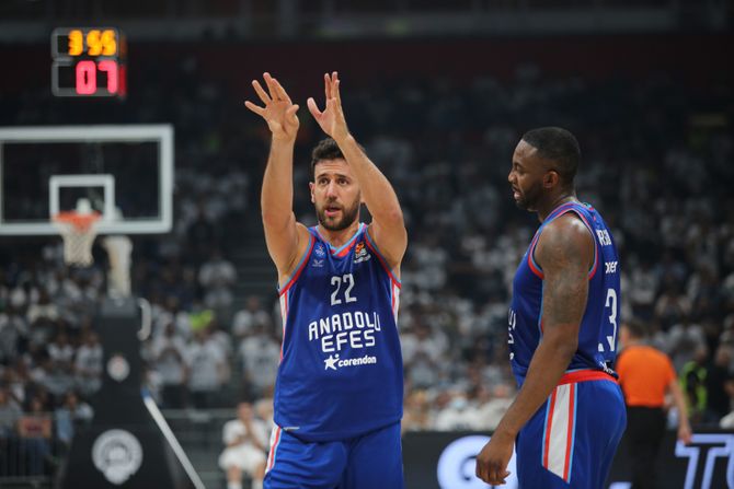 KK Partizan - Anadolu Efes, Prijateljska utakmica