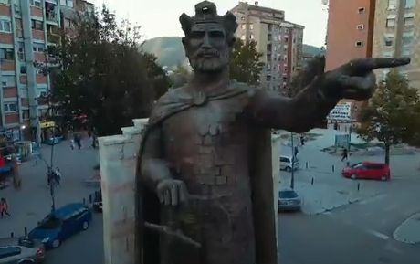 Spomenik Knezu Lazaru, KiM Spomenik Knezu Lazaru, KiM