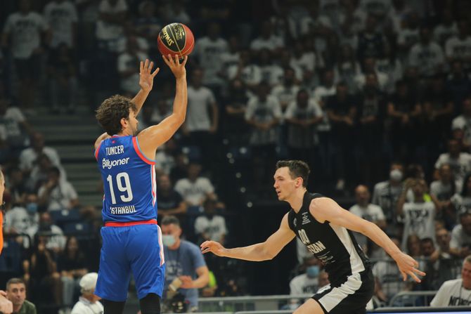 KK Partizan - Anadolu Efes, Prijateljska utakmica