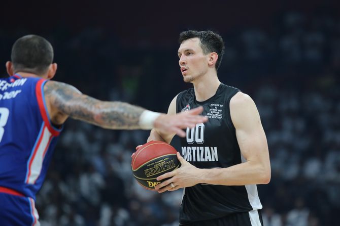 KK Partizan - Anadolu Efes, Prijateljska utakmica