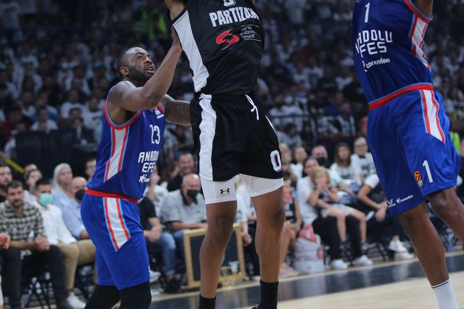 KK Partizan - Anadolu Efes, Prijateljska utakmica