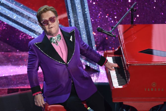 Elton John, Džon