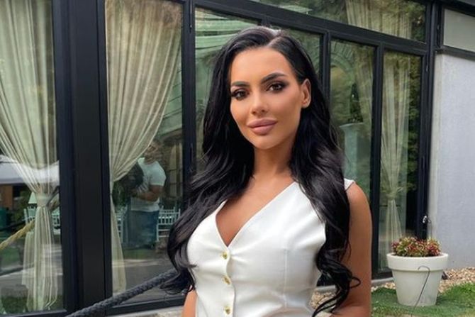 Helena Topalović Helena Topalović