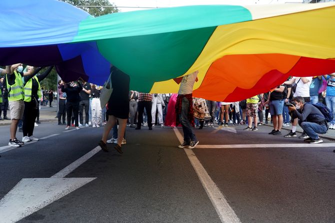 Beograd, LGBT, Gej Gay Prajd, Parada ponosa, zastava