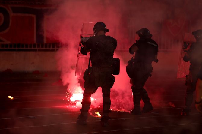 Navijači Crvene zvezde, Delije, bakljada