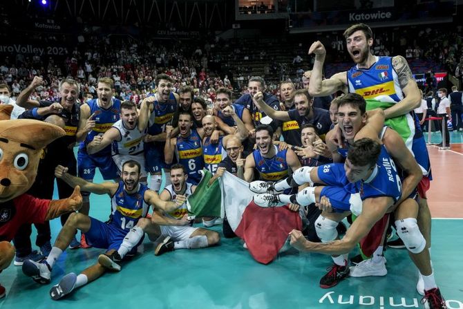 L’Italia è la nuova dominatrice d’Europa nel volley, la Slovenia “cade” dopo cinque set spettacolari!