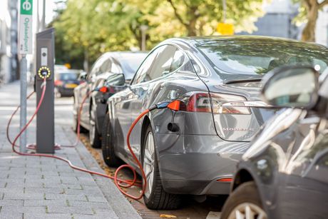 Punjenje e-vozila, alektrični automobil Punjenje e-vozila, alektrični automobil