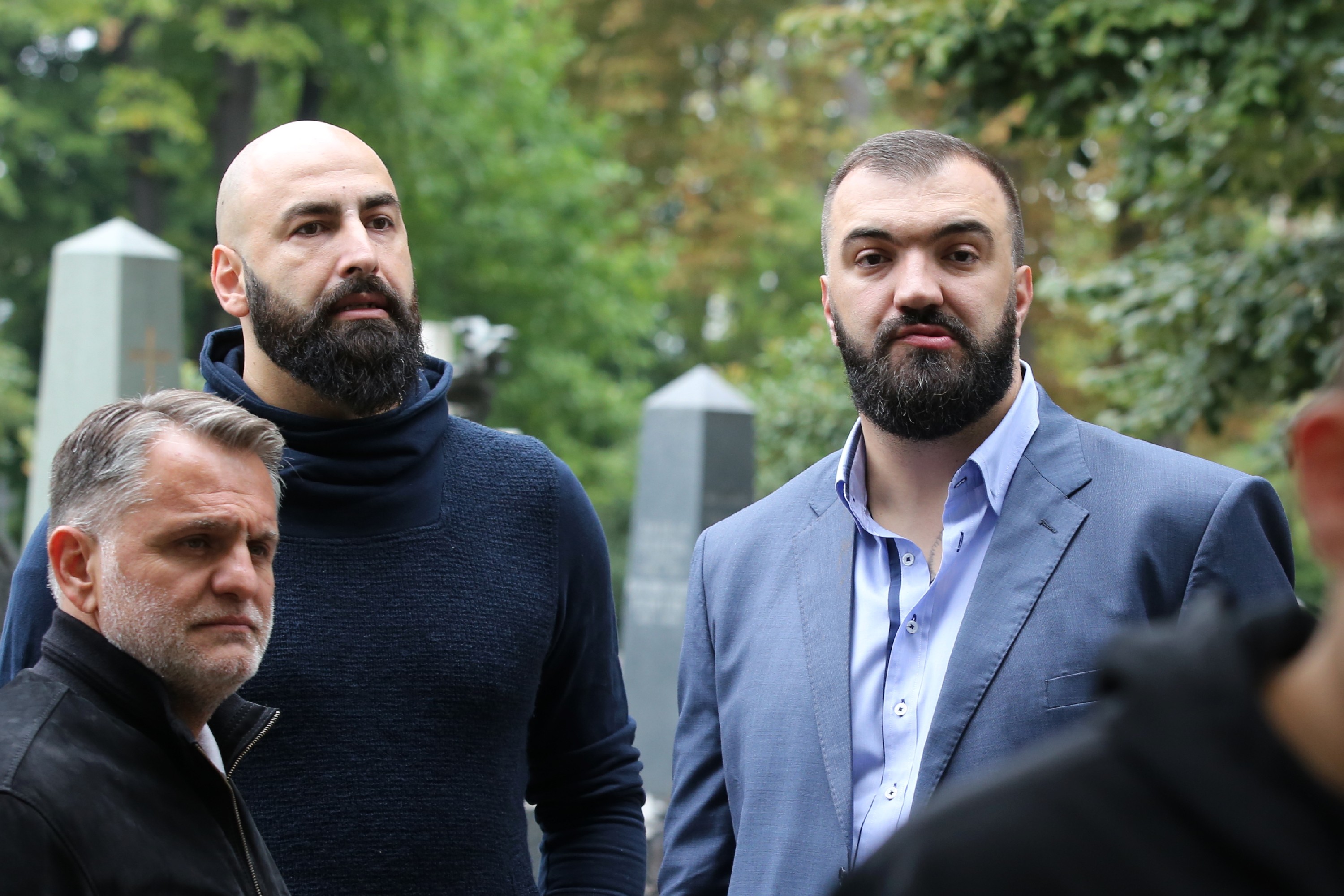 Peković spakovao kofere i odveo suprugu u Tursku, poveli celu svitu obzbeđenja zbog bivše