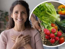 Žena srce povrće korpa zdrava hrana