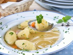 supa, knedle, supa s knedlama