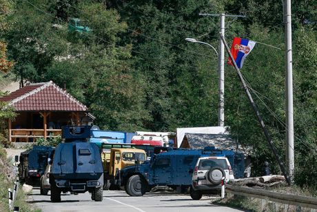 Kosovo, granica Brnjak, barikade