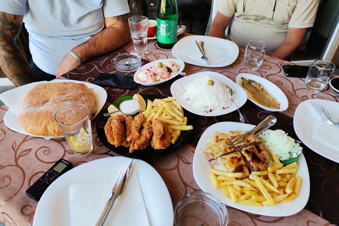 Pečenjevce Toma Zdravković kafana pljeskavica Tomina priča