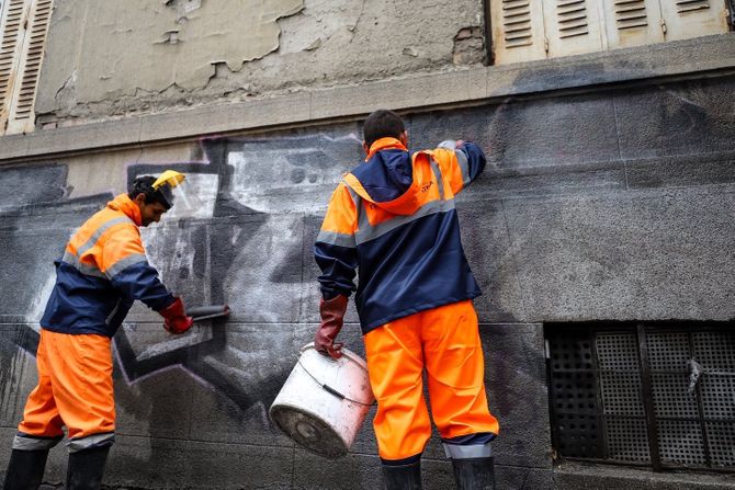 Gradonačelnik prof. Dr. Zoran Radojičić, čišćenje fasada i skidanje grafita