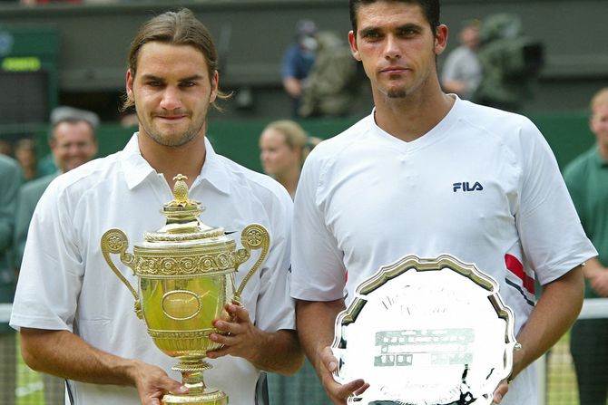 Roger Federer Mark Philippoussis Vimbldon trofej Wimbledon trophy Roger Federer Mark Philippoussis Vimbldon trofej Wimbledon trophy