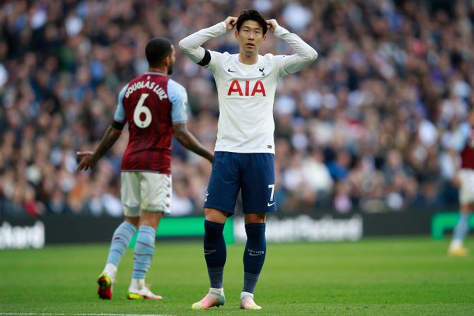 Fudbal Premijer liga Totenhem Aston Vila Fudbal Premijer liga Totenhem Aston Vila