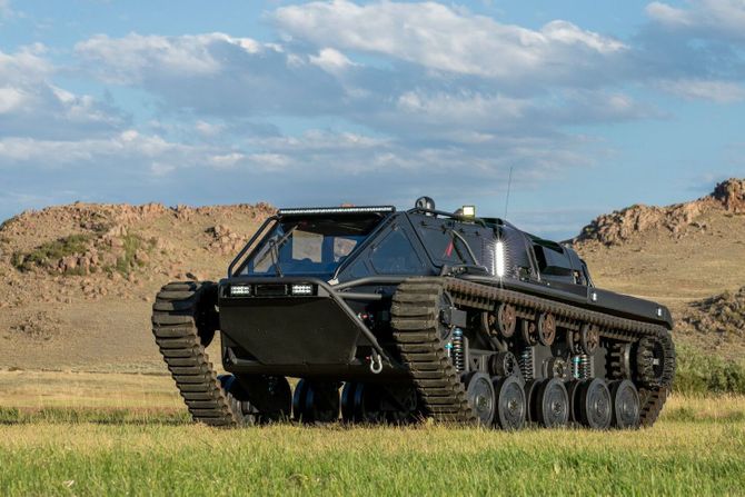 Howe & Howe Ripsaw EV3-F4 Personal Recreational Tank, luksuzni tenk Howe & Howe Ripsaw EV3-F4 Personal Recreational Tank, luksuzni tenk
